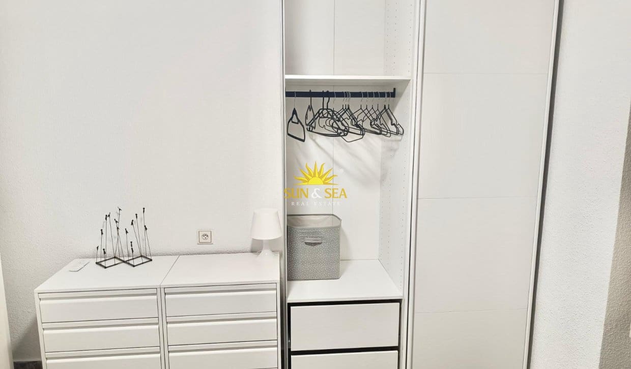 3 soverom Leilighet til leie i Alicante by - € 1 350 (Ref: 10039159)