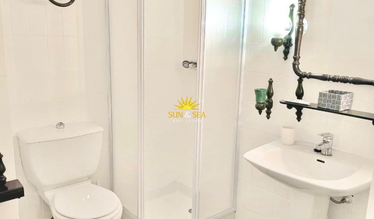 3 soverom Leilighet til leie i Alicante by - € 1 350 (Ref: 10039159)