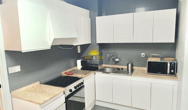 Appartement de 3 chambres à louer à Benalúa, Alicante ville - 1 350 € (Ref: 10039159)