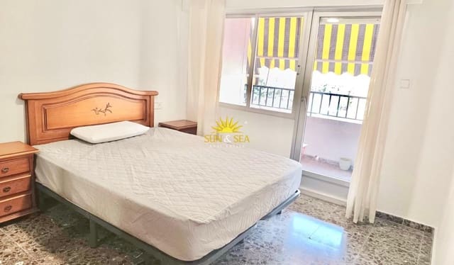 Appartement de 3 chambres à louer à Benalúa, Alicante ville - 1 350 € (Ref: 10039159)