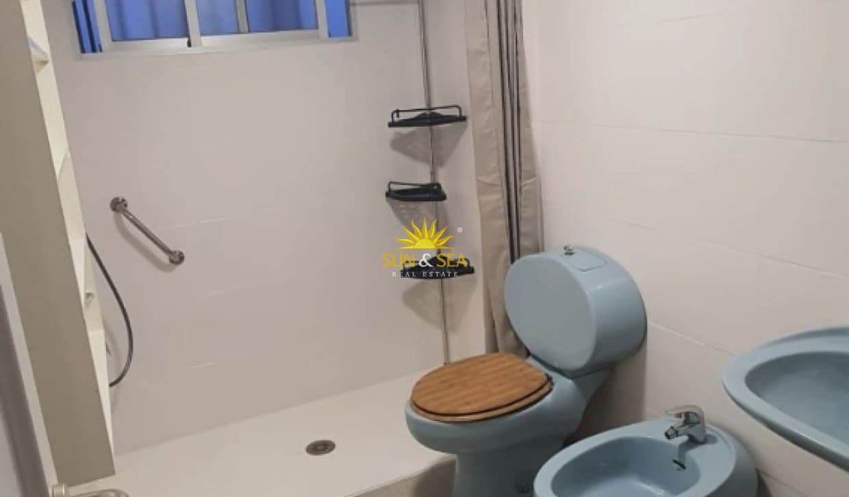 1 soverom Leilighet til leie i La Manga del Mar Menor med svømmebasseng - € 750 (Ref: 10041531)