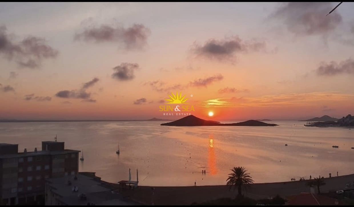 1 soverom Leilighet til leie i La Manga del Mar Menor med svømmebasseng - € 750 (Ref: 10041531)