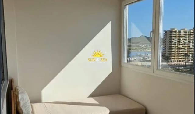 1 slaapkamer Appartement te huur in La Manga del Mar Menor met zwembad - € 750 (Ref: 10041531)