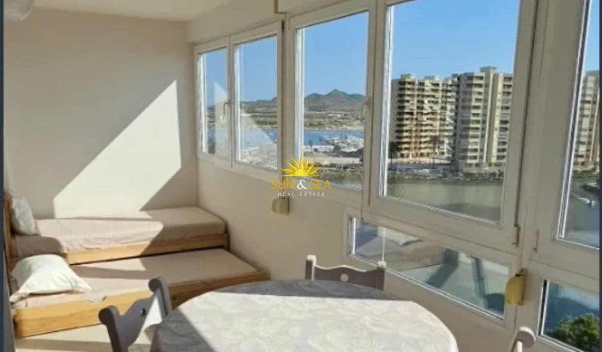 1 soverom Leilighet til leie i La Manga del Mar Menor med svømmebasseng - € 750 (Ref: 10041531)