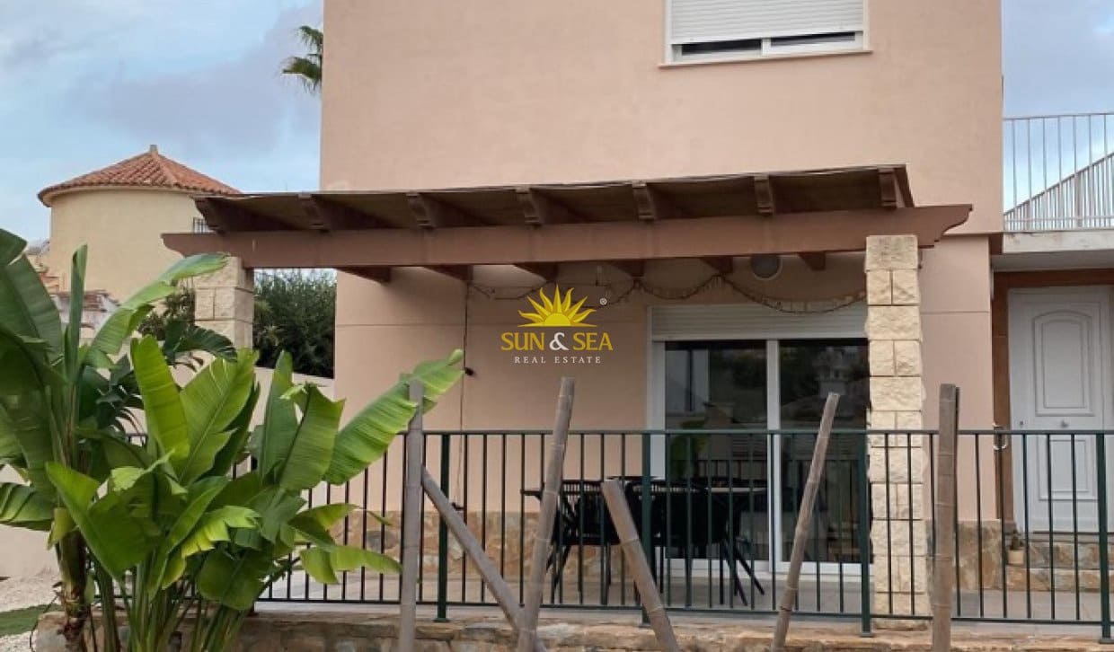 Villa/Maison de 3 chambres à louer à La Nucia avec garage - 1 350 € (Ref: 10041532)