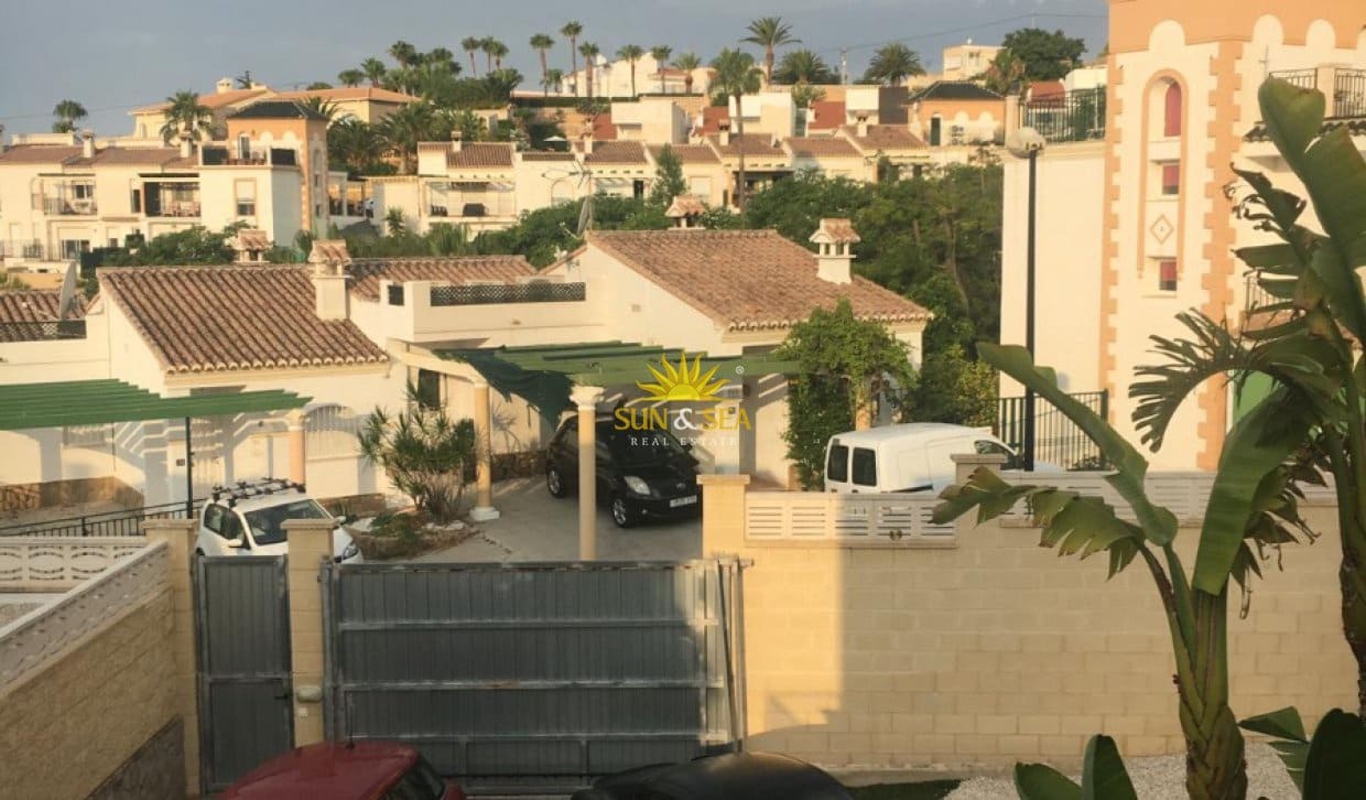Villa/Maison de 3 chambres à louer à La Nucia avec garage - 1 350 € (Ref: 10041532)