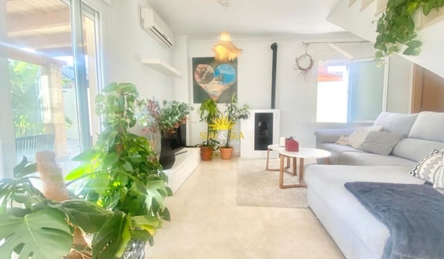 3 makuuhuone Huvila vuokrattavana paikassa Coloma  , La Nucia mukana 
autotalli - 1 350 € (Ref: 10041532)