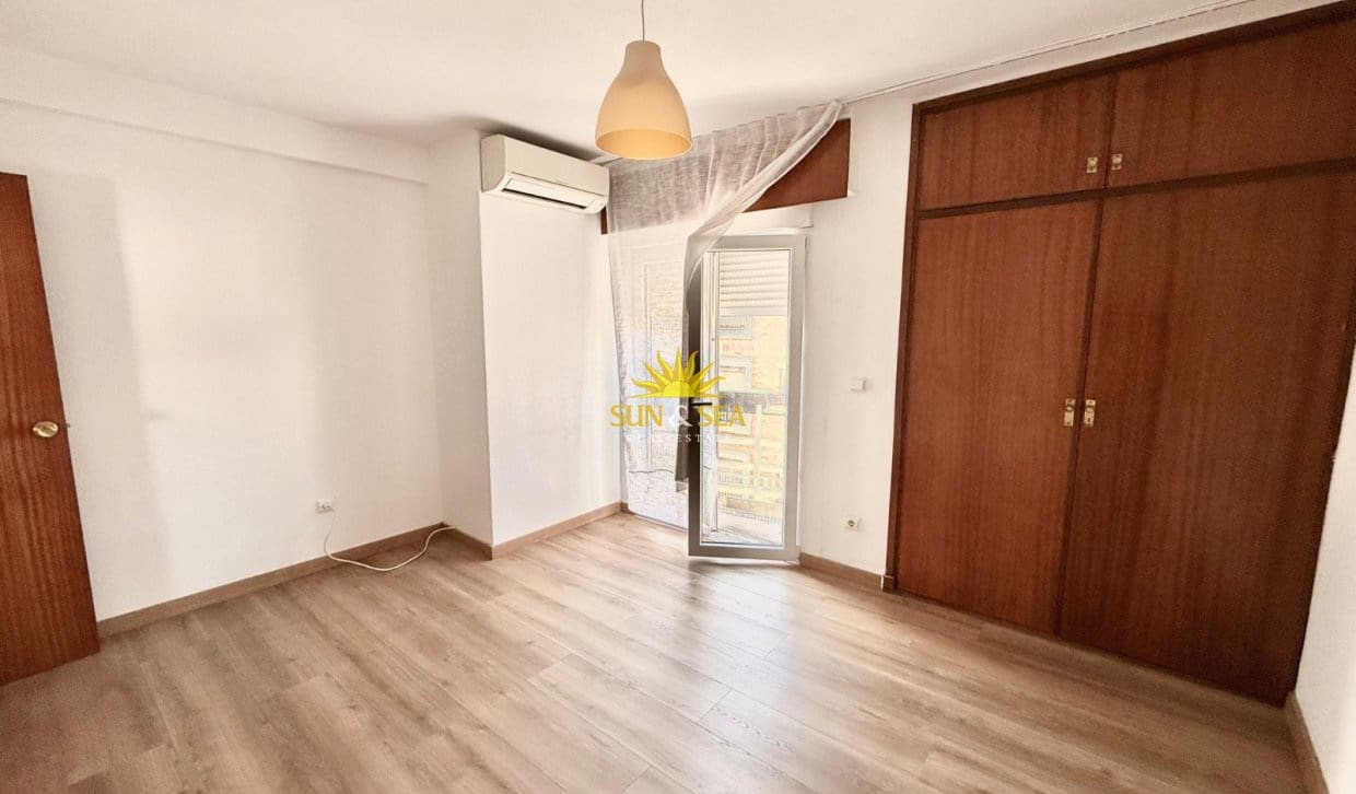 4 makuuhuone Huoneisto vuokrattavana paikassa Alicante kaupunki mukana 
autotalli - 1 450 € (Ref: 10041648)