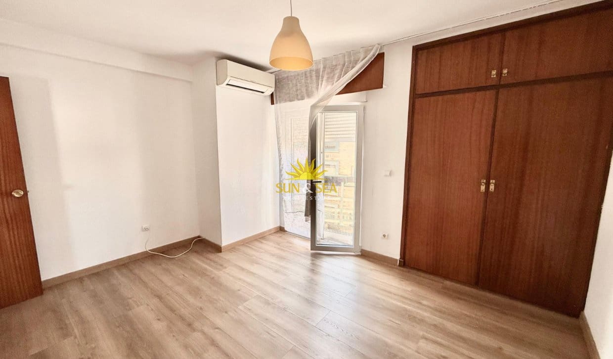 4 makuuhuone Huoneisto vuokrattavana paikassa Alicante kaupunki mukana 
autotalli - 1 450 € (Ref: 10041648)