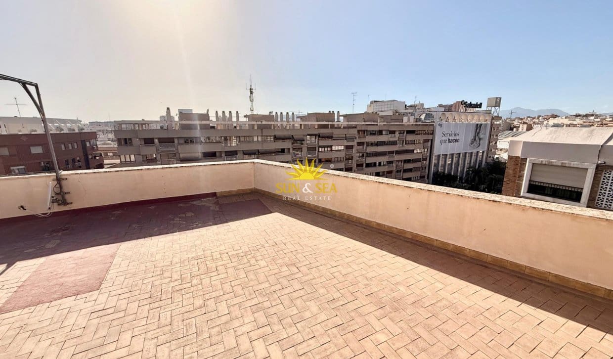 4 makuuhuone Huoneisto vuokrattavana paikassa Alicante kaupunki mukana 
autotalli - 1 450 € (Ref: 10041648)