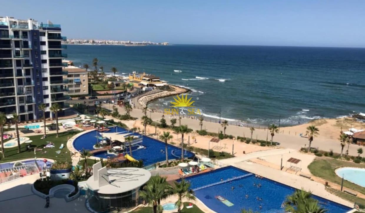 2 makuuhuone Huoneisto vuokrattavana paikassa Torrevieja mukana uima-altaan 
autotalli - 1 900 € (Ref: 10041652)