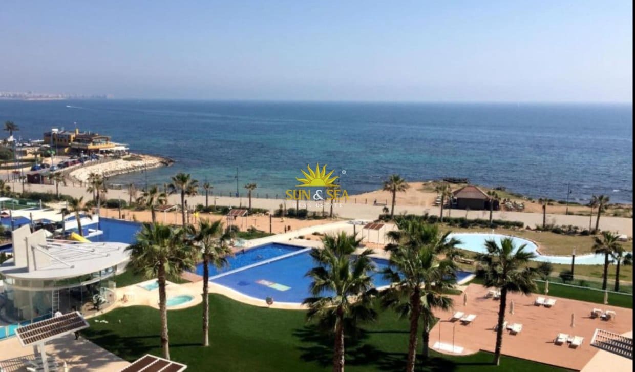 2 makuuhuone Huoneisto vuokrattavana paikassa Torrevieja mukana uima-altaan 
autotalli - 1 900 € (Ref: 10041652)