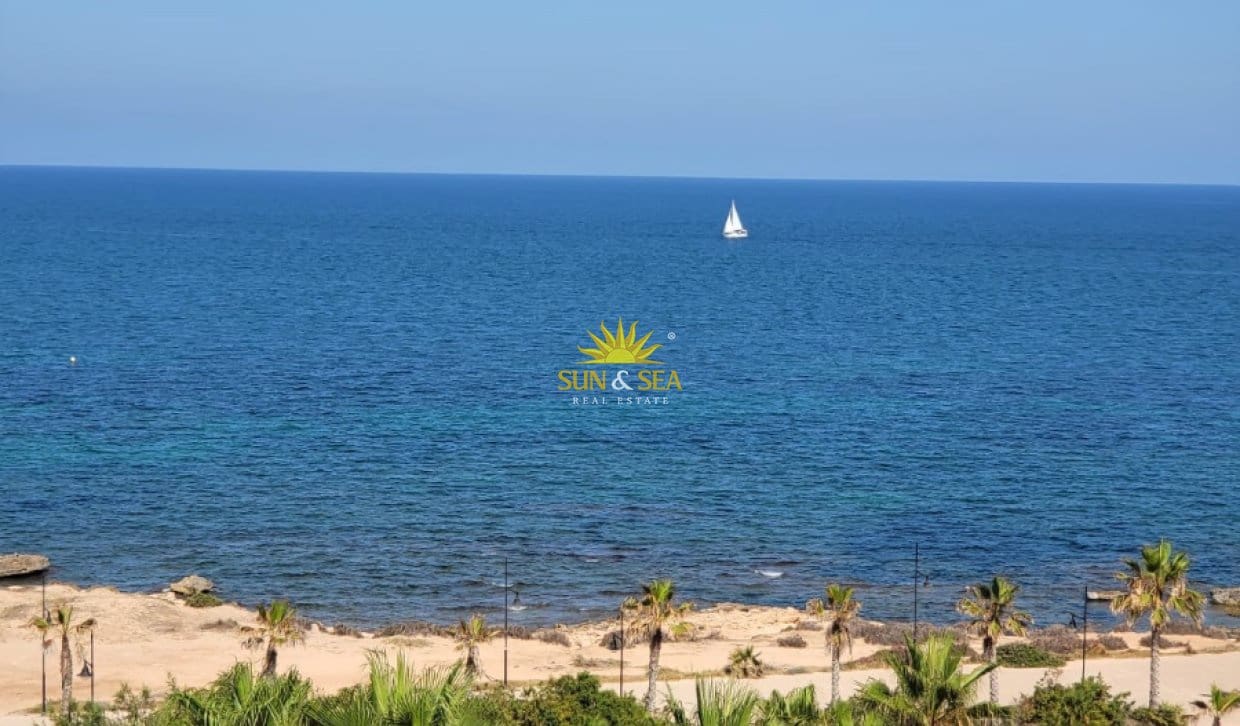 2 makuuhuone Huoneisto vuokrattavana paikassa Torrevieja mukana uima-altaan 
autotalli - 1 900 € (Ref: 10041652)