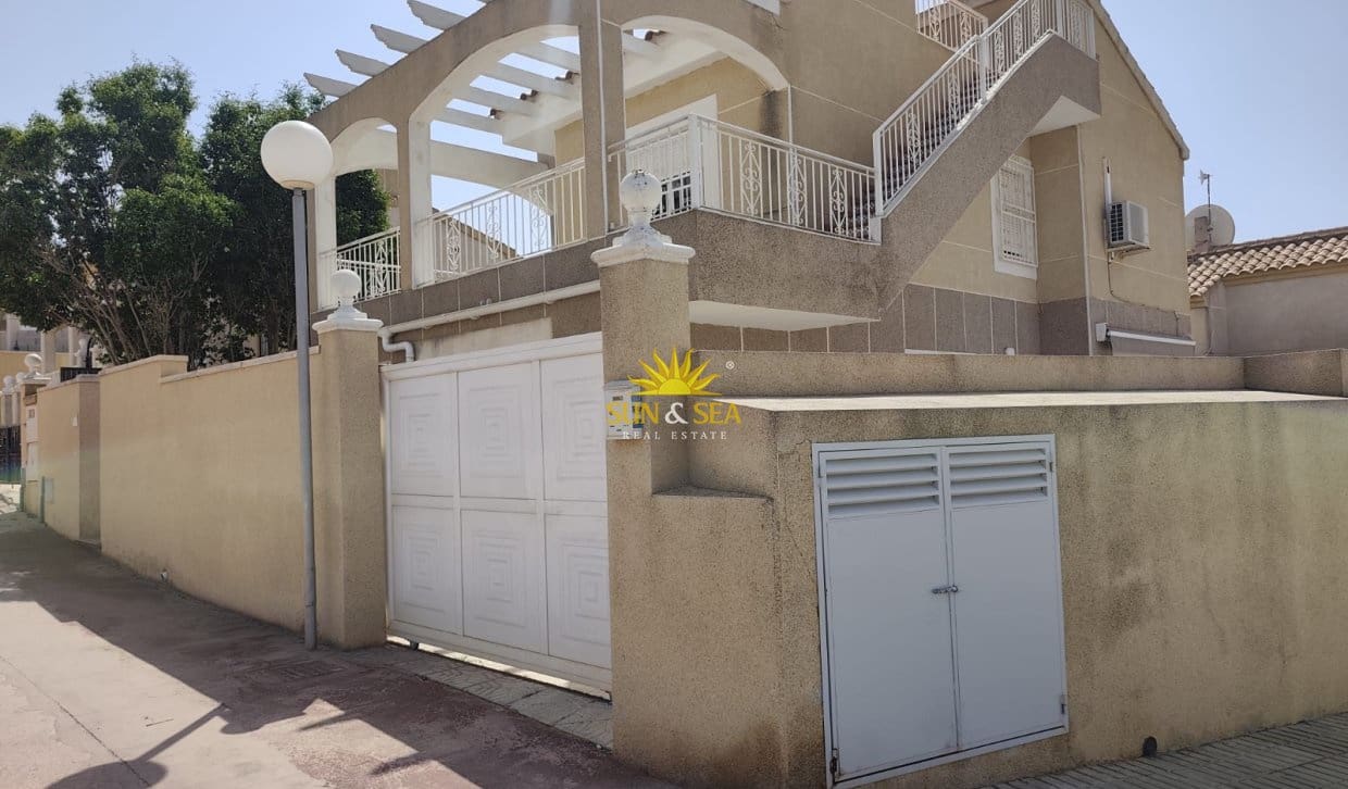 3 bedroom Villa for rent in Orihuela with pool - € 1,500 (Ref: 10041862)