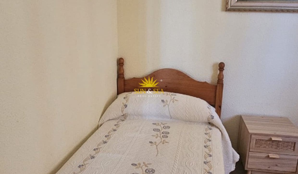 3 slaapkamer Appartement voor vakantieverhuur in Santa Pola met zwembad garage - € 900 (Ref: 10041863)