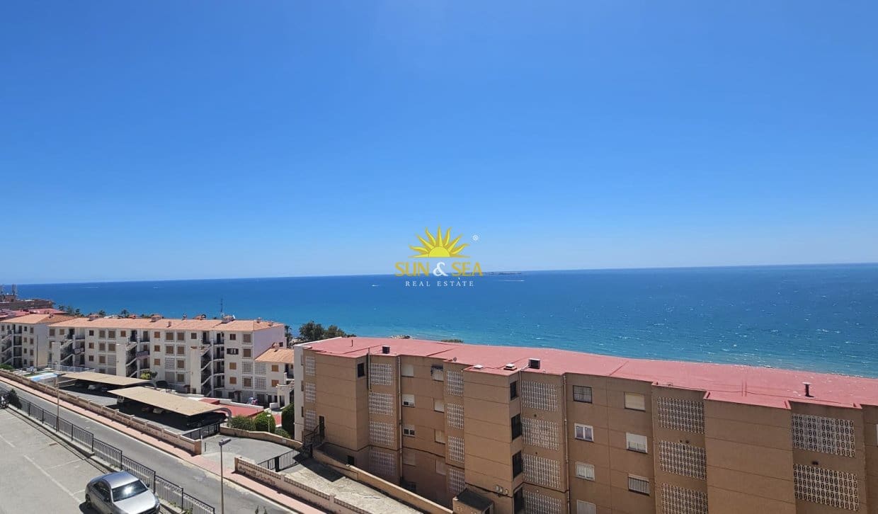 3 slaapkamer Appartement voor vakantieverhuur in Santa Pola met zwembad garage - € 900 (Ref: 10041863)