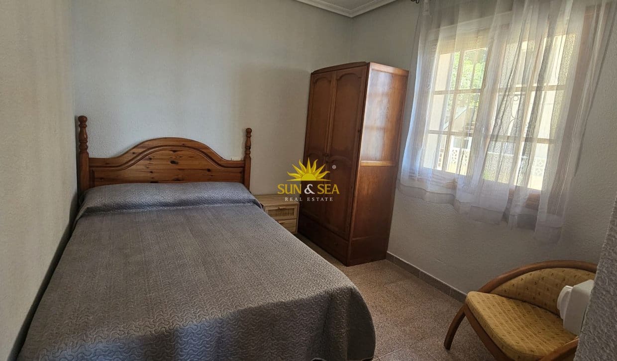 3 slaapkamer Appartement voor vakantieverhuur in Santa Pola met zwembad garage - € 900 (Ref: 10041863)