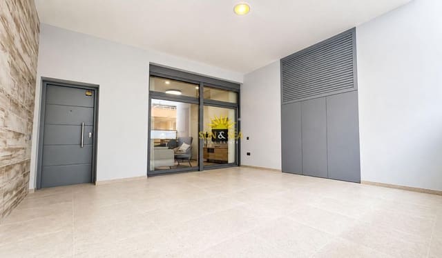2 bedroom Apartment for sale in Las Piscinas Naturales, Torrevieja - € 239,900 (Ref: 10041864)