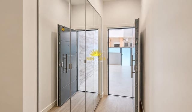 2 bedroom Apartment for sale in Las Piscinas Naturales, Torrevieja - € 239,900 (Ref: 10041864)