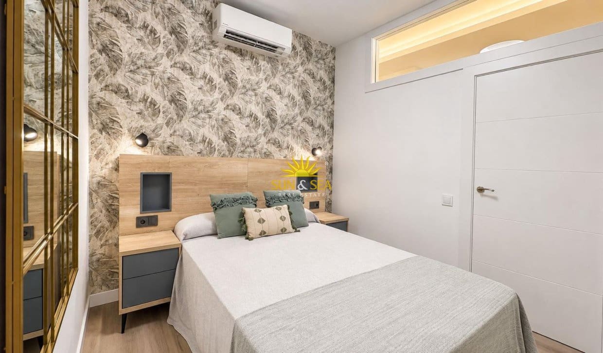 2 bedroom Apartment for sale in Torrevieja - € 239,900 (Ref: 10041864)