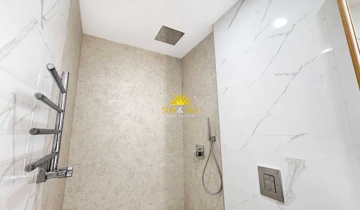 2 bedroom Apartment for sale in Torrevieja - € 239,900 (Ref: 10041864)