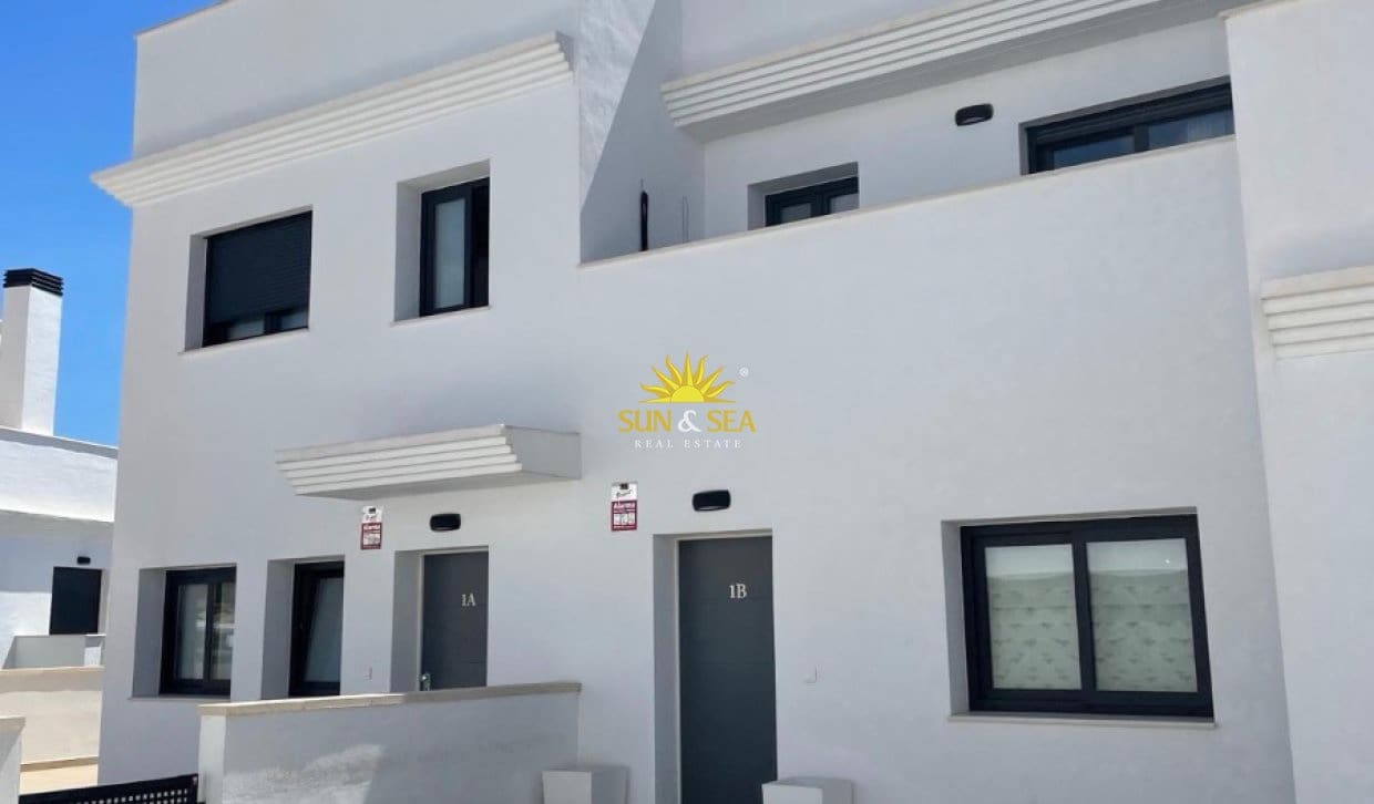 3 sypialnia Dom do wynajęcia w Finestrat z basenem garażem - 1 950 € (Ref: 10043381)