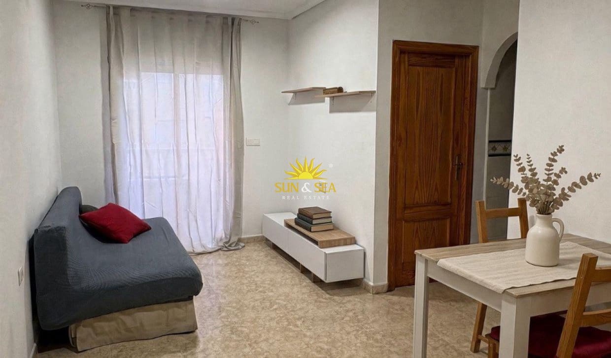 1 sovrum Lägenhet att hyra i Torrevieja med pool garage - 650 € (Ref: 10043720)