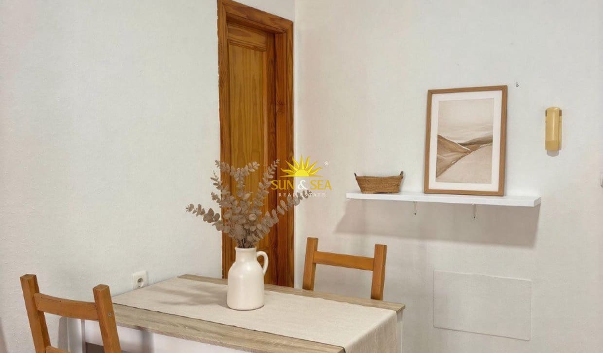 1 sovrum Lägenhet att hyra i Torrevieja med pool garage - 650 € (Ref: 10043720)