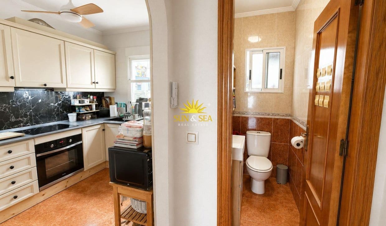 3 sypialnia Dom na sprzedaż w Torrevieja z basenem garażem - 169 500 € (Ref: 10044111)