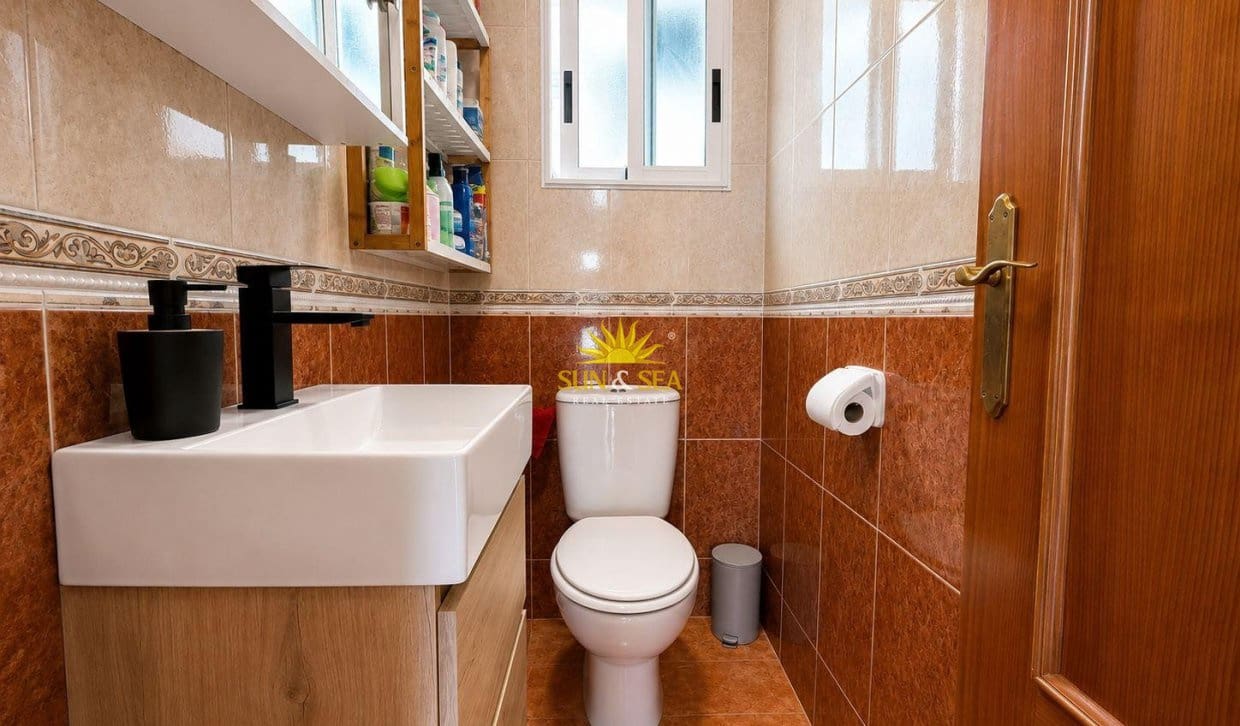 3 sypialnia Dom na sprzedaż w Torrevieja z basenem garażem - 169 500 € (Ref: 10044111)