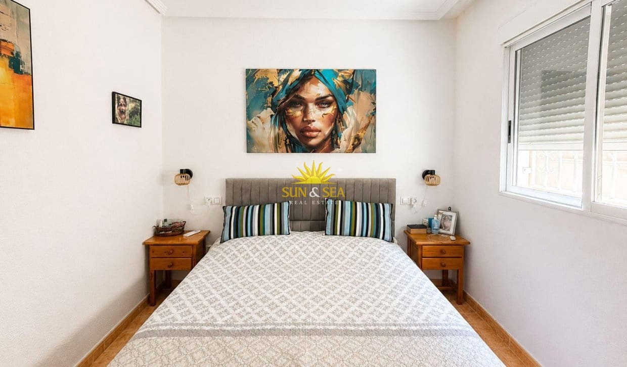 3 sypialnia Dom na sprzedaż w Torrevieja z basenem garażem - 169 500 € (Ref: 10044111)