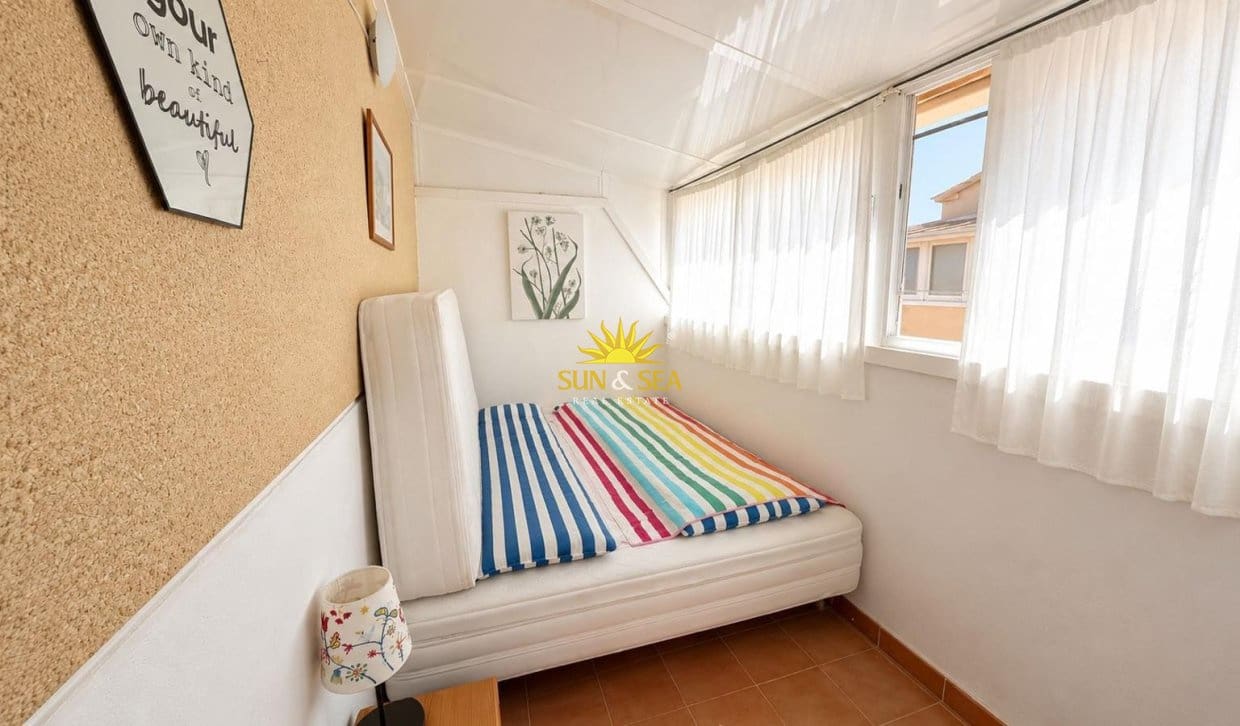 3 sypialnia Dom na sprzedaż w Torrevieja z basenem garażem - 169 500 € (Ref: 10044111)