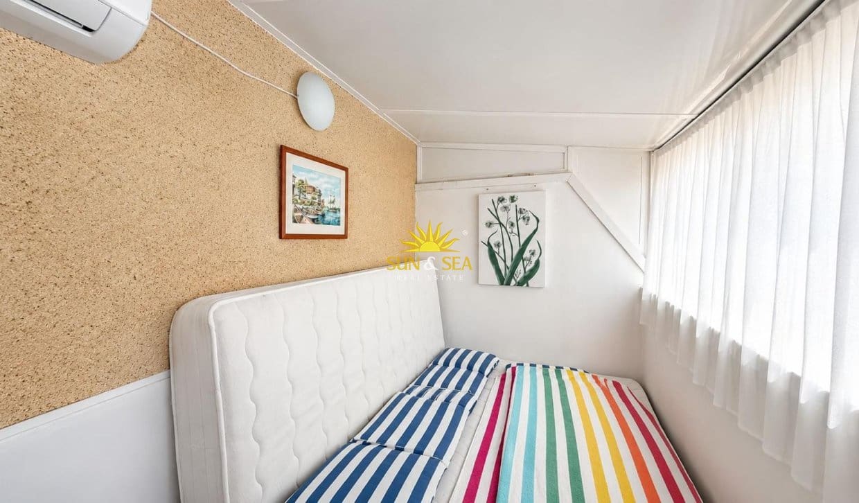 3 sypialnia Dom na sprzedaż w Torrevieja z basenem garażem - 169 500 € (Ref: 10044111)