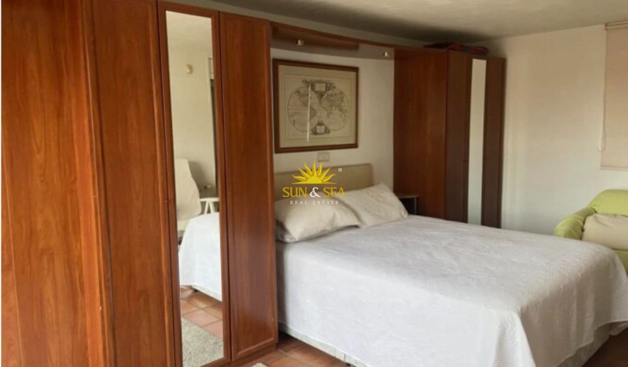 4 Zimmer Villa zu vermieten in Arenal mit Pool Garage - 1.900 € (Ref: 10044112)