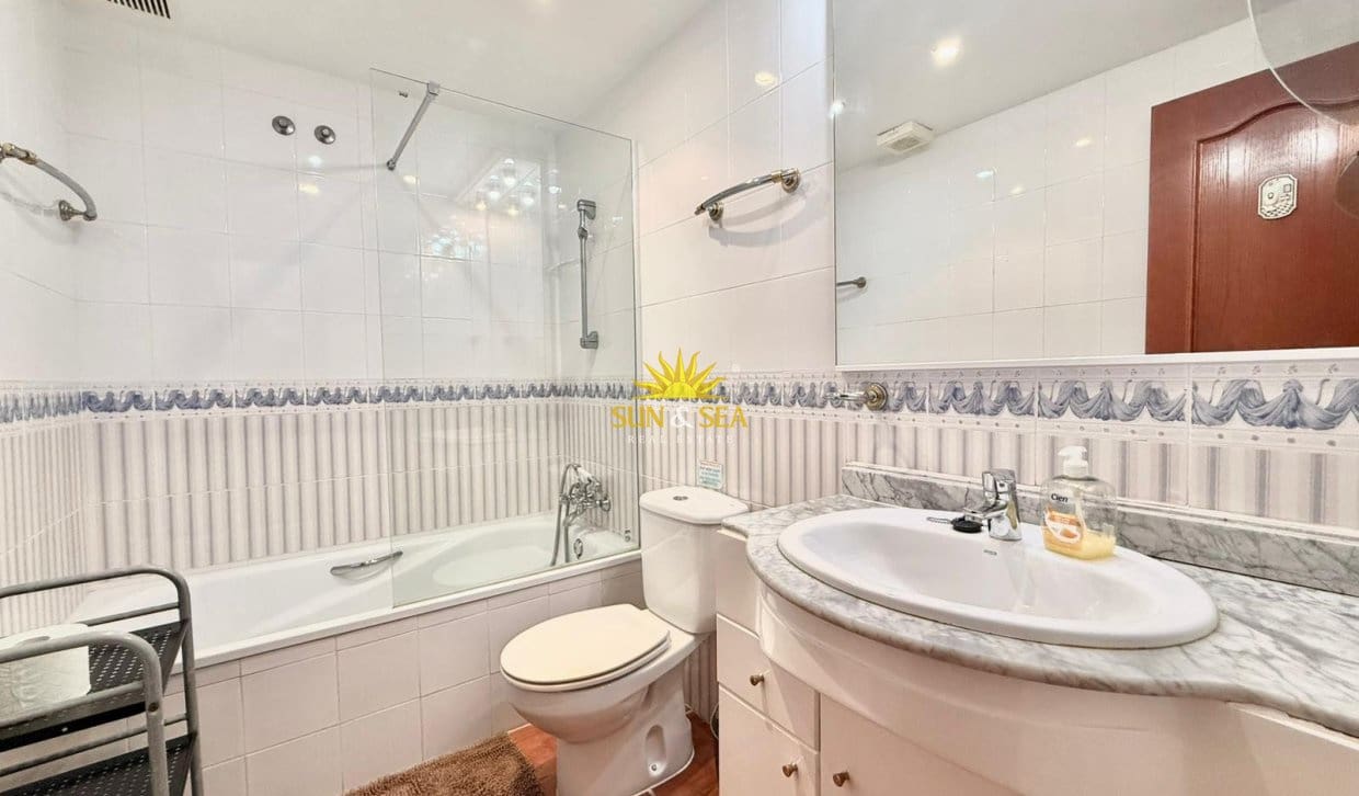 4 bedroom Villa for rent in Arenal with pool garage - € 1,900 (Ref: 10044112)