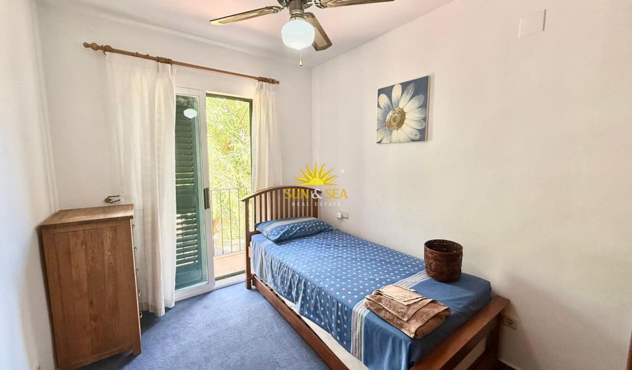 4 bedroom Villa for rent in Arenal with pool garage - € 1,900 (Ref: 10044112)