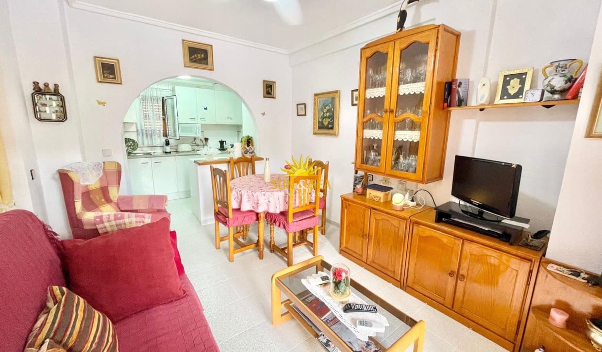 2 bedroom Apartment for rent in Torrevieja with pool garage - € 800 (Ref: 10045770)