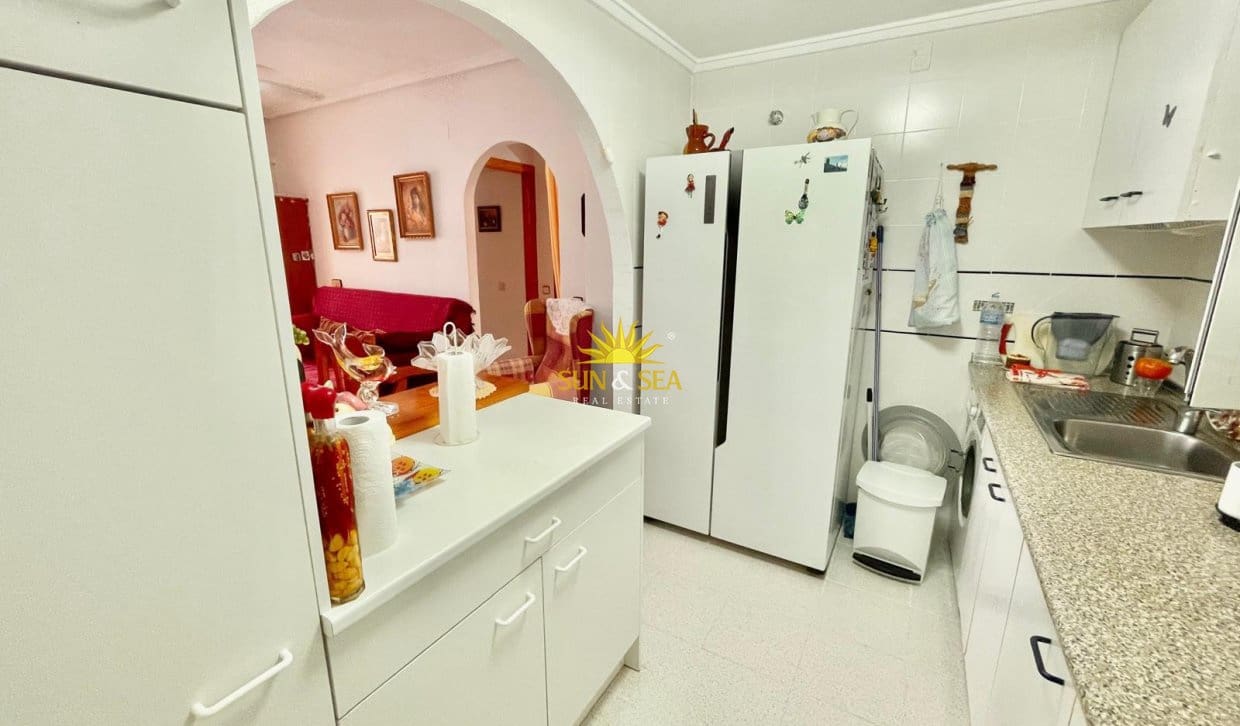 2 bedroom Apartment for rent in Torrevieja with pool garage - € 800 (Ref: 10045770)