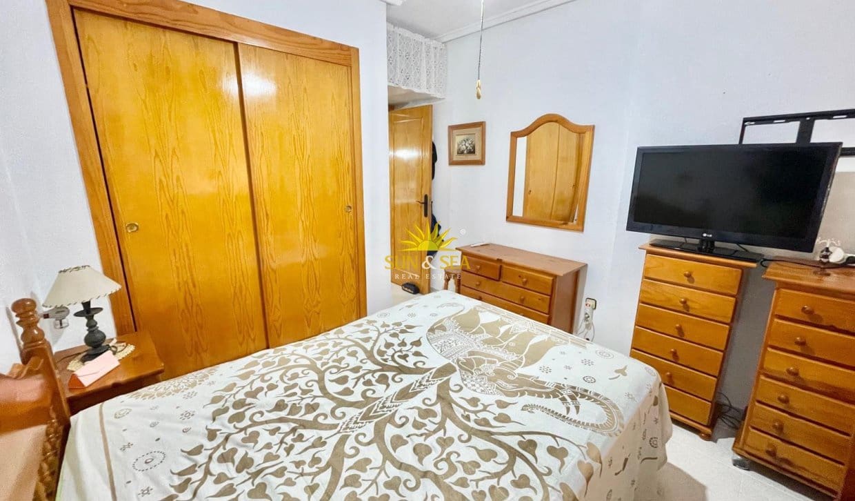 2 bedroom Apartment for rent in Torrevieja with pool garage - € 800 (Ref: 10045770)