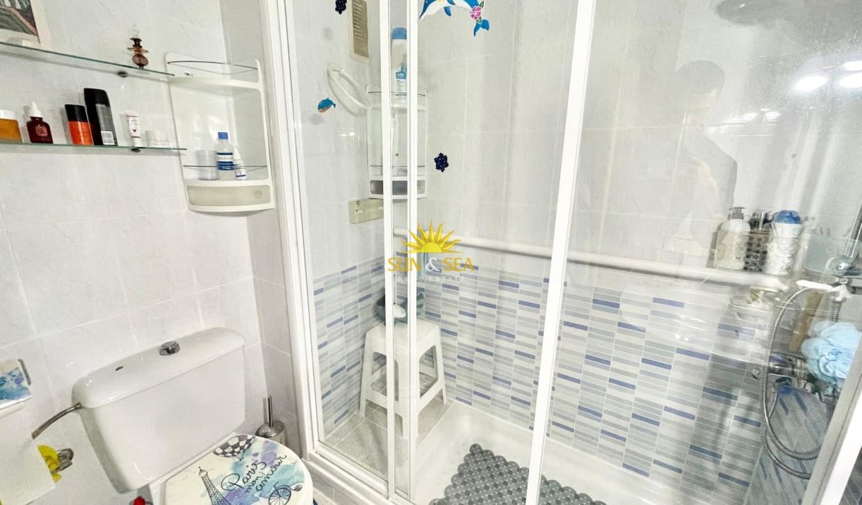 2 bedroom Apartment for rent in Torrevieja with pool garage - € 800 (Ref: 10045770)