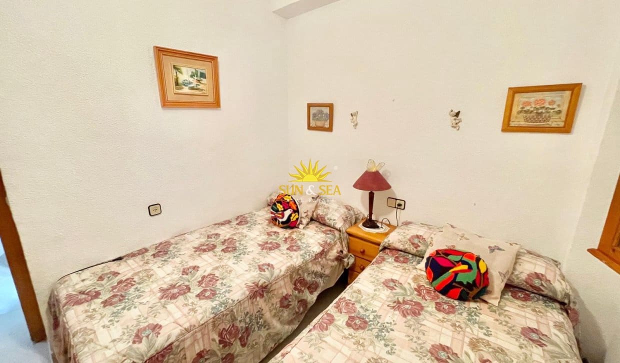 2 bedroom Apartment for rent in Torrevieja with pool garage - € 800 (Ref: 10045770)