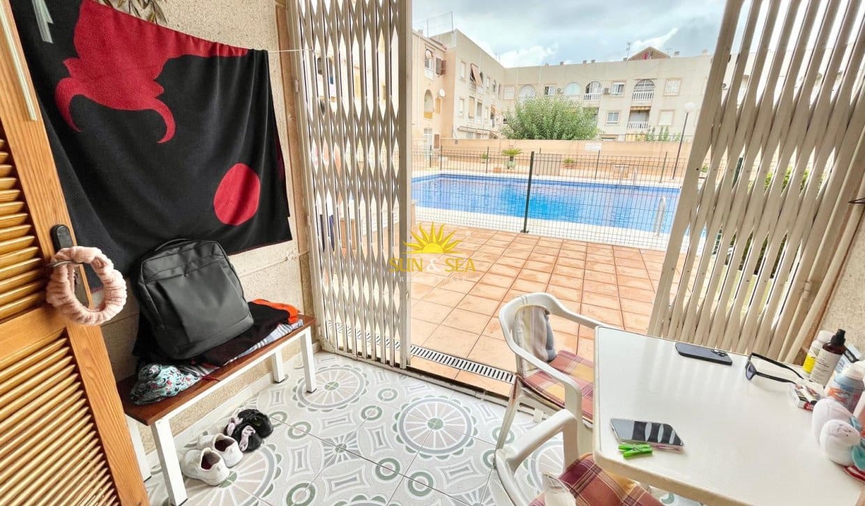 2 bedroom Apartment for rent in Torrevieja with pool garage - € 800 (Ref: 10045770)