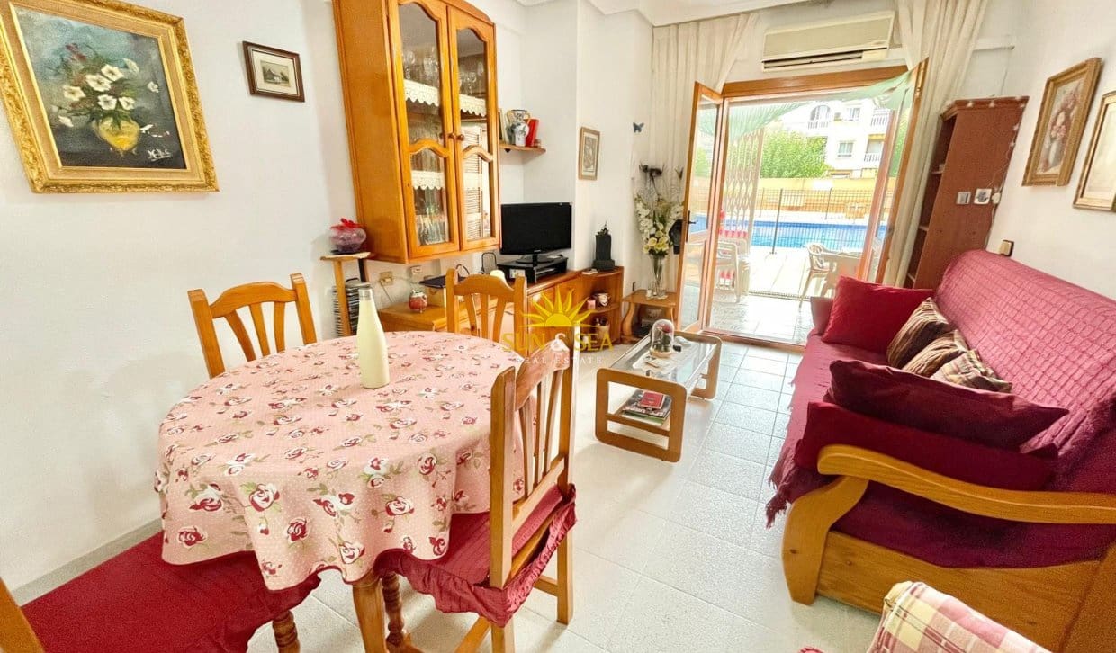 2 bedroom Apartment for rent in Torrevieja with pool garage - € 800 (Ref: 10045770)
