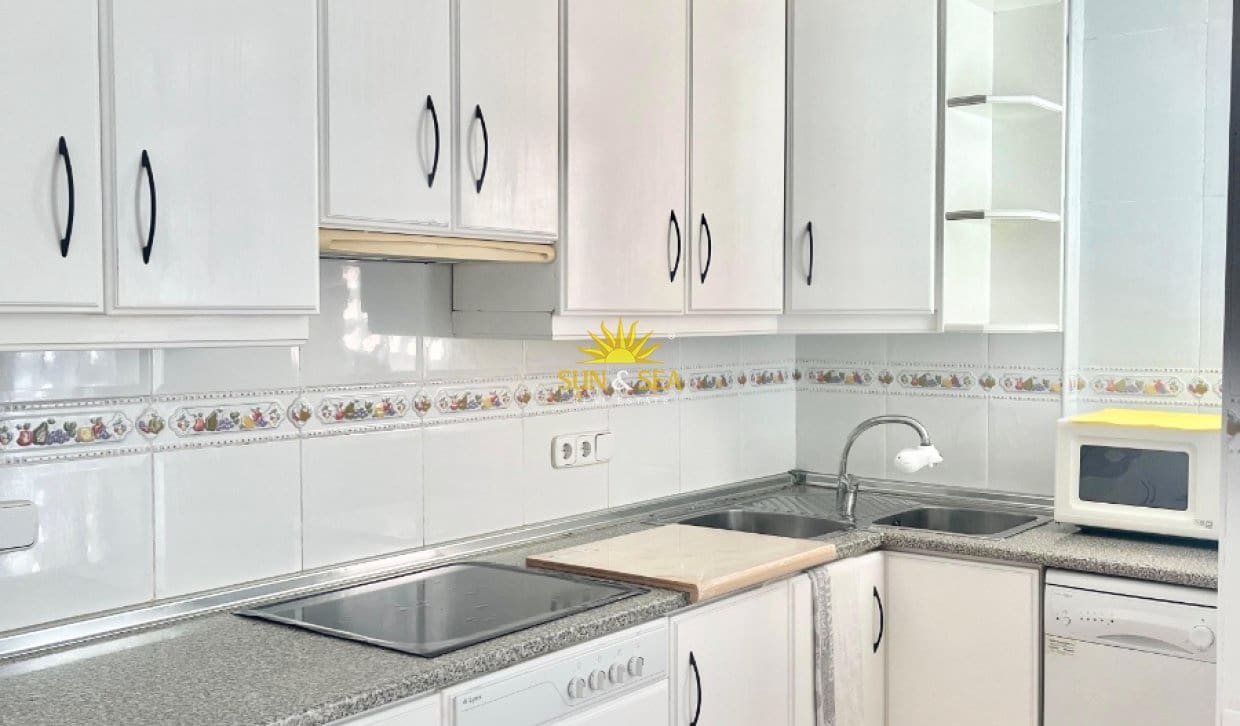 Appartement de 2 chambres à louer à Alicante ville avec piscine - 1 450 € (Ref: 10045771)