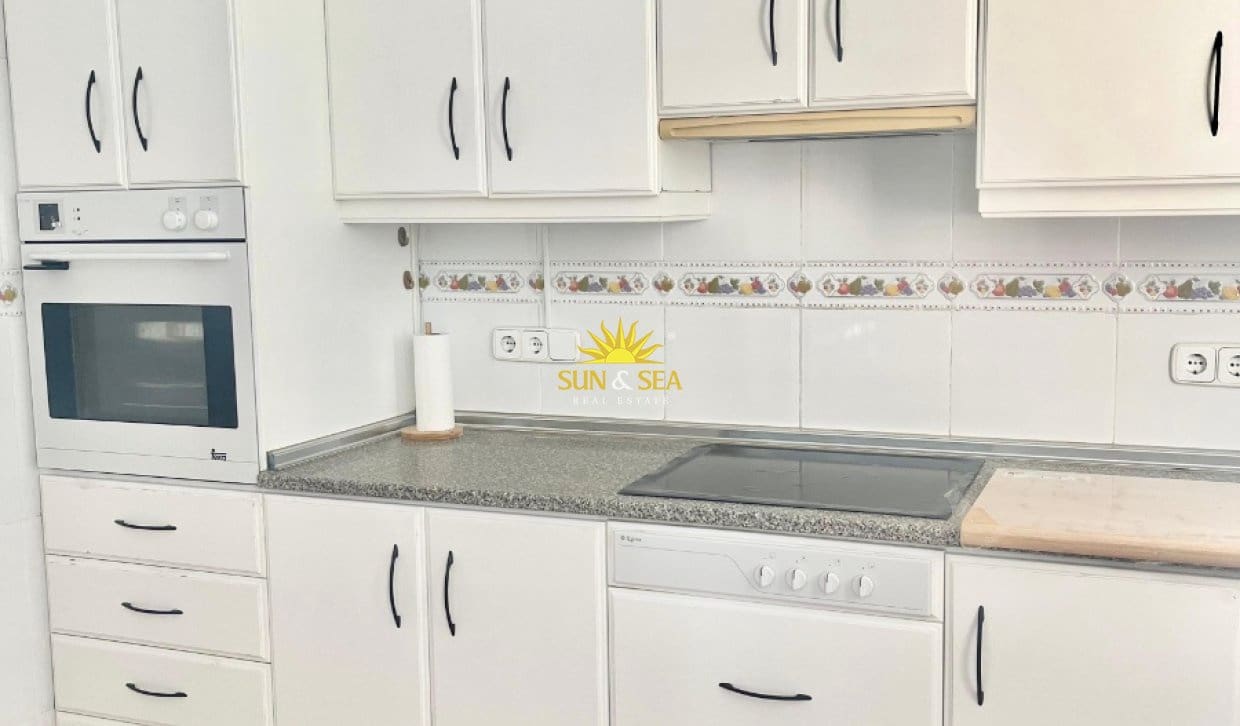 Appartement de 2 chambres à louer à Alicante ville avec piscine - 1 450 € (Ref: 10045771)