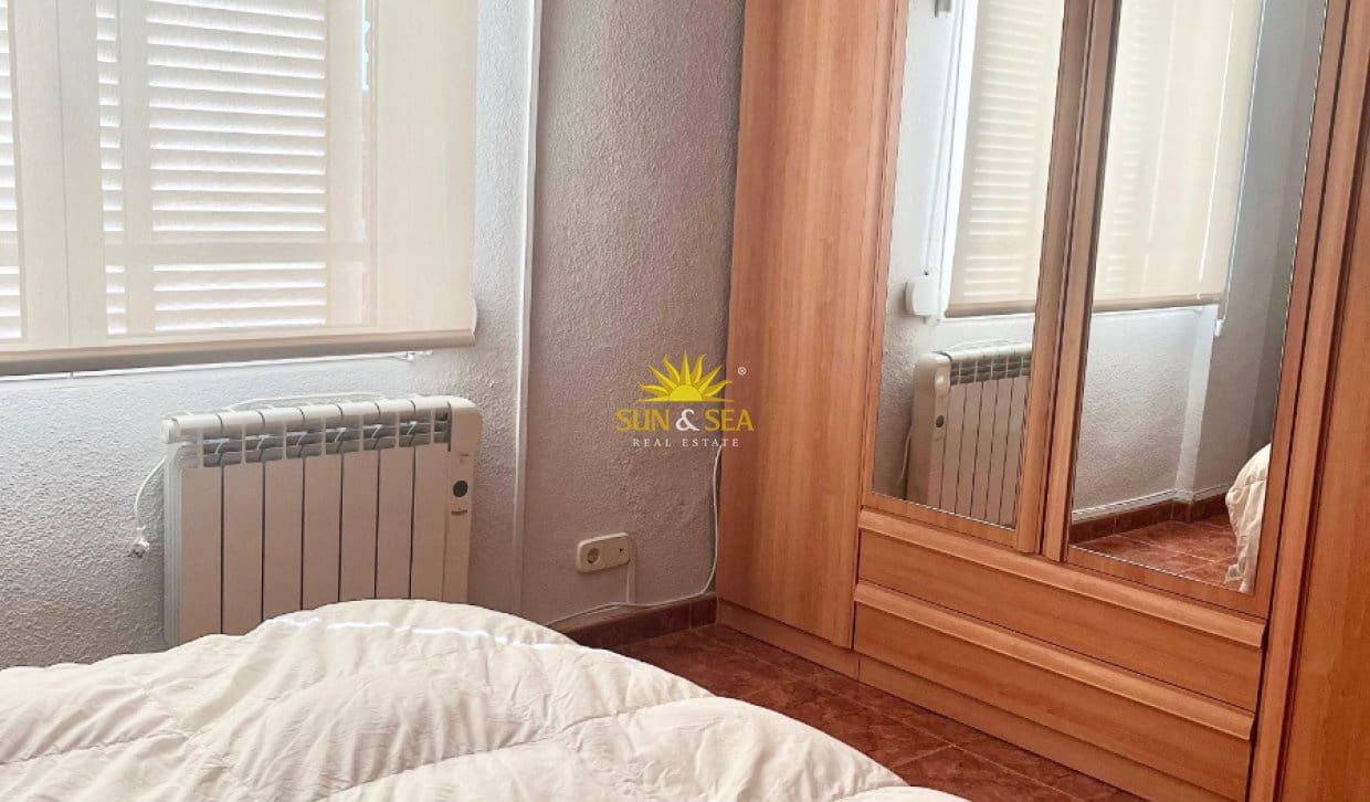 Appartement de 2 chambres à louer à Alicante ville avec piscine - 1 450 € (Ref: 10045771)