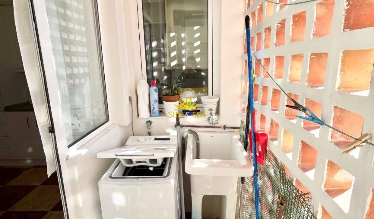 Appartement de 2 chambres à louer à Alicante ville avec piscine - 1 450 € (Ref: 10045771)