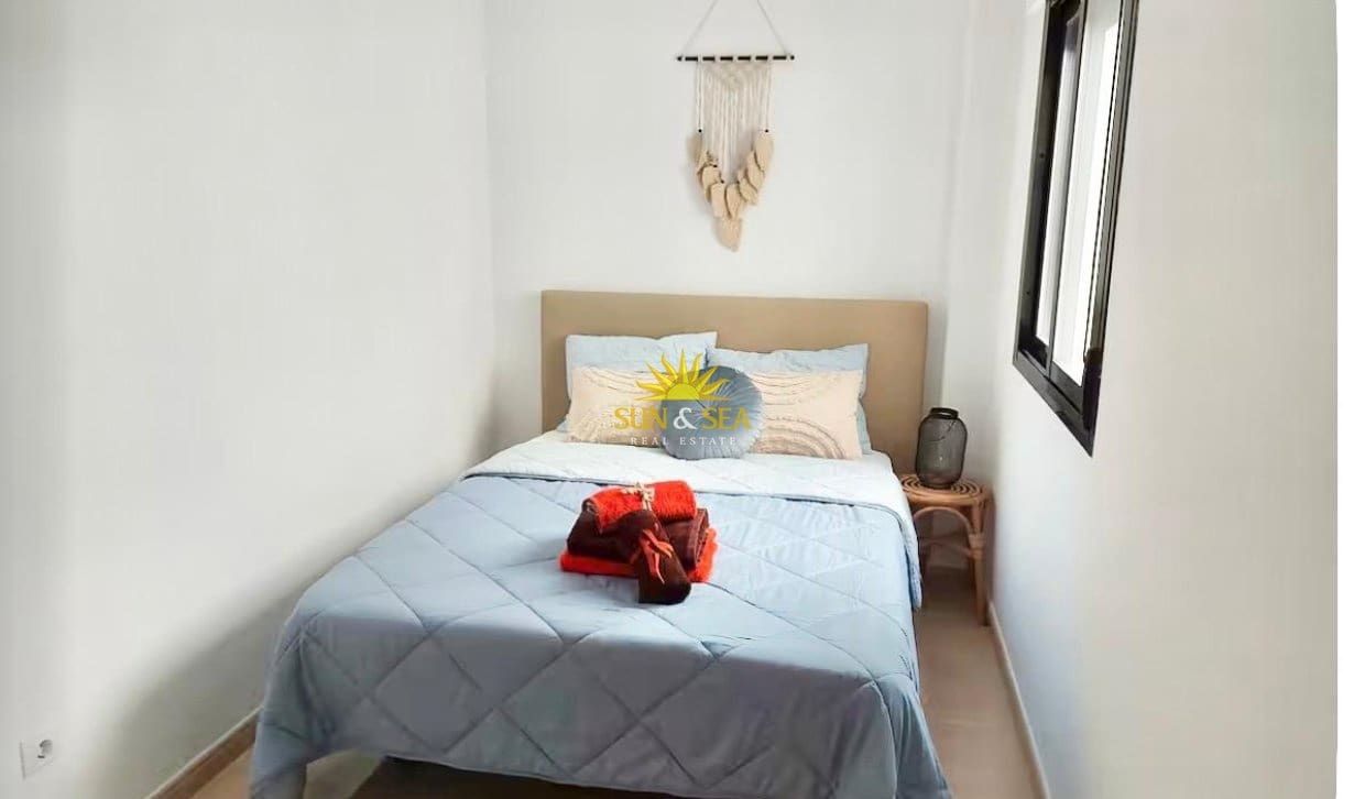 2 bedroom Apartment for holiday rental in El Campello with pool garage - € 900 (Ref: 10045868)