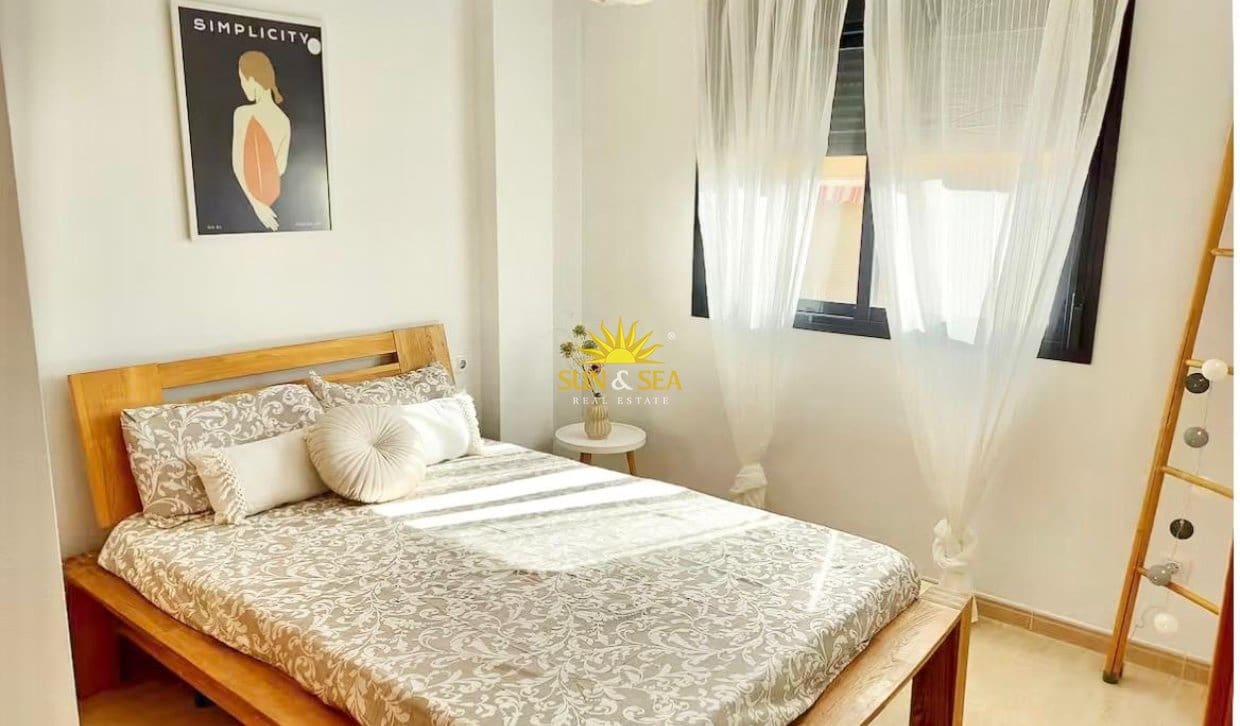 2 bedroom Apartment for holiday rental in El Campello with pool garage - € 900 (Ref: 10045868)