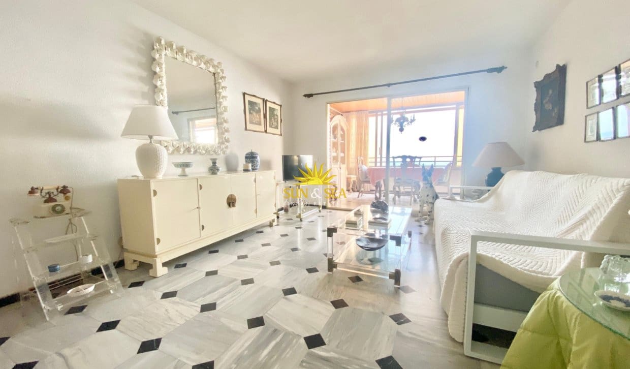 2 Zimmer Ferienapartment in Benidorm mit Pool Garage - 1.300 € (Ref: 10045869)